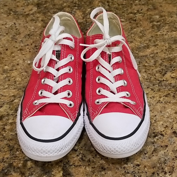 Converse Shoes - Converse Chuck Taylor All Star Low Tops - M6/W8